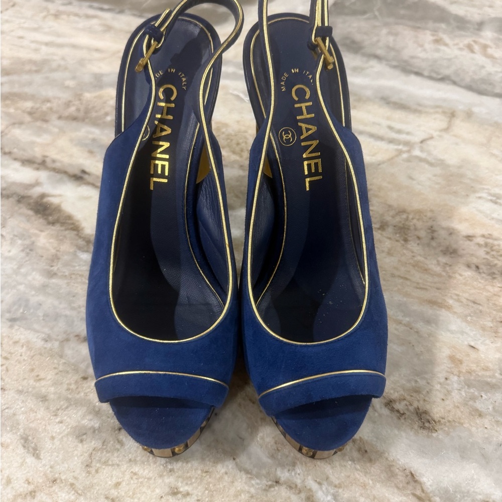 Authentic blue suede CHANEL Blue and Gold Studded Slingback Heels EUC - Picture 4 of 10